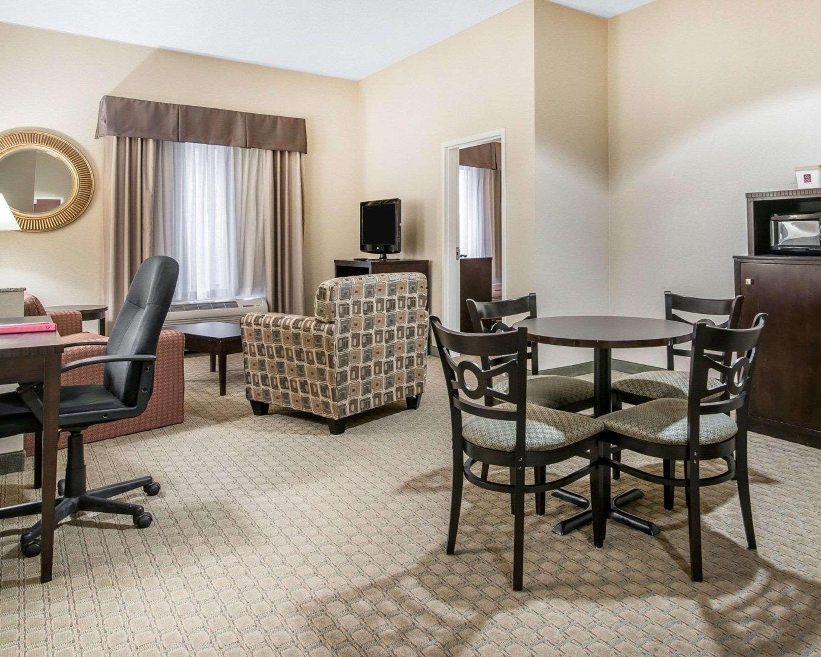 University Inn Vestal מראה חיצוני תמונה