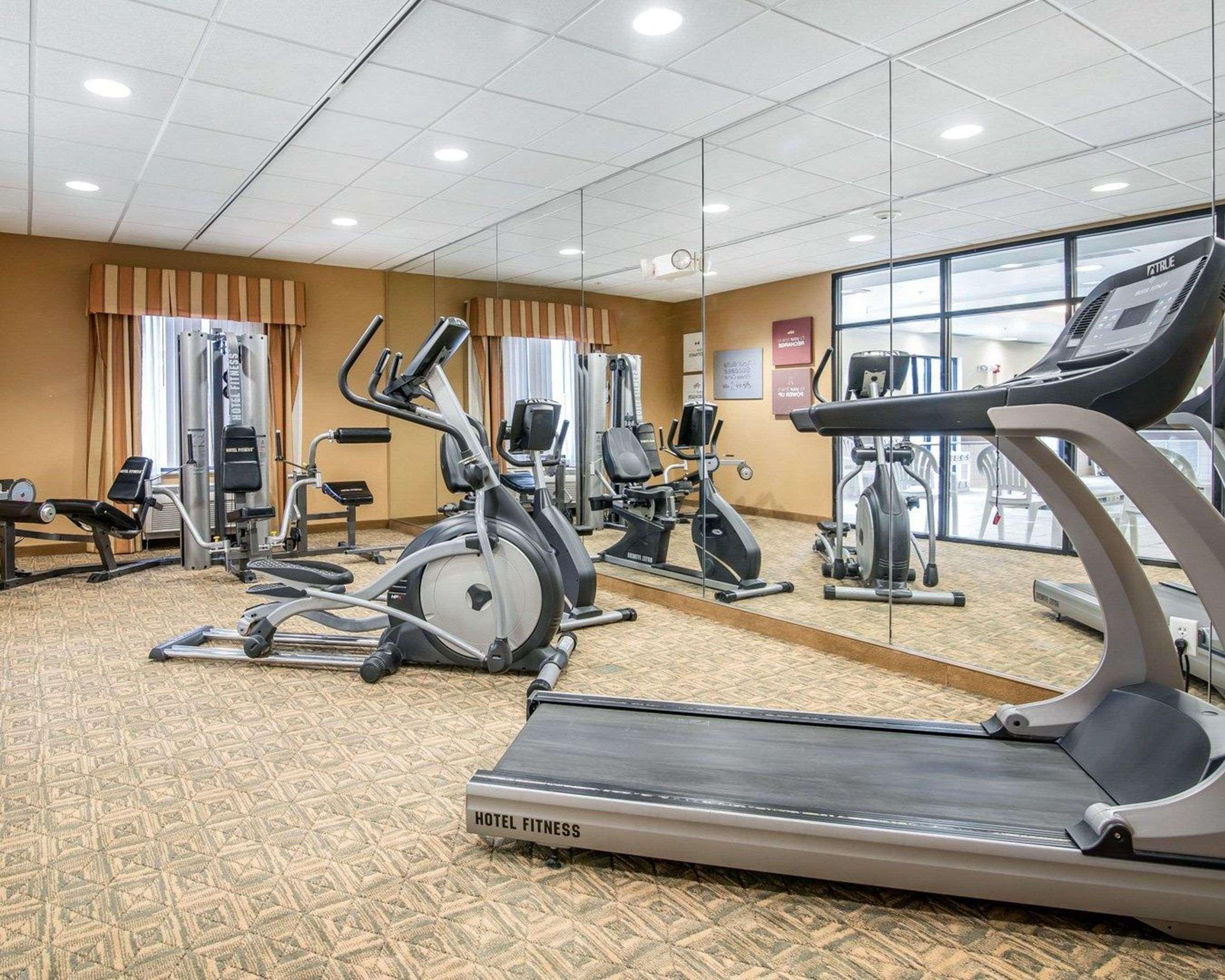 University Inn Vestal מראה חיצוני תמונה