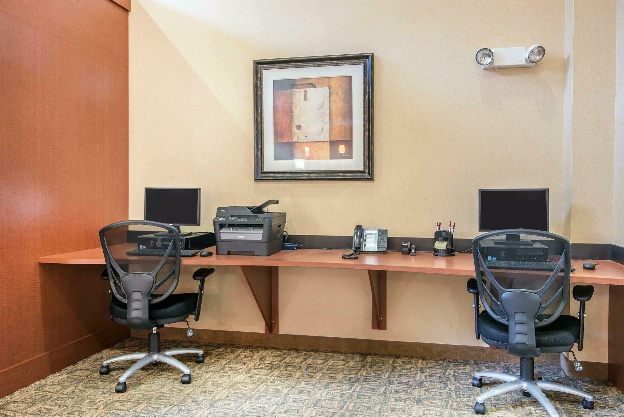 University Inn Vestal מראה חיצוני תמונה