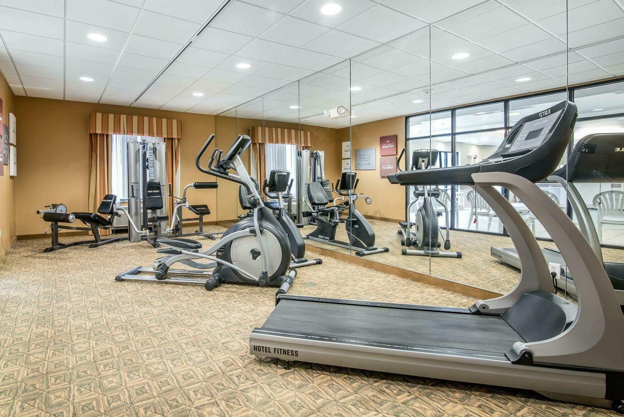 University Inn Vestal מראה חיצוני תמונה