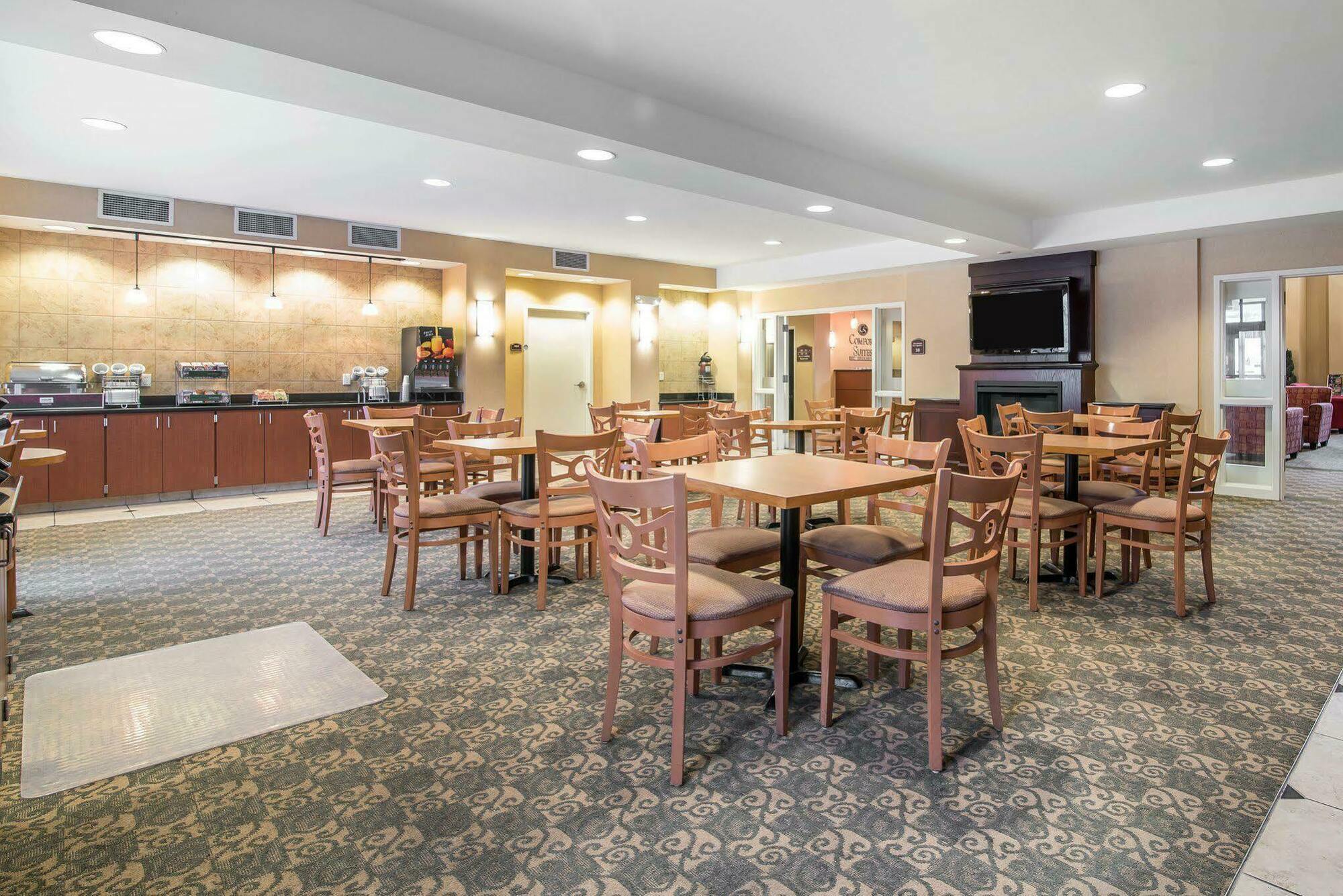 University Inn Vestal מראה חיצוני תמונה