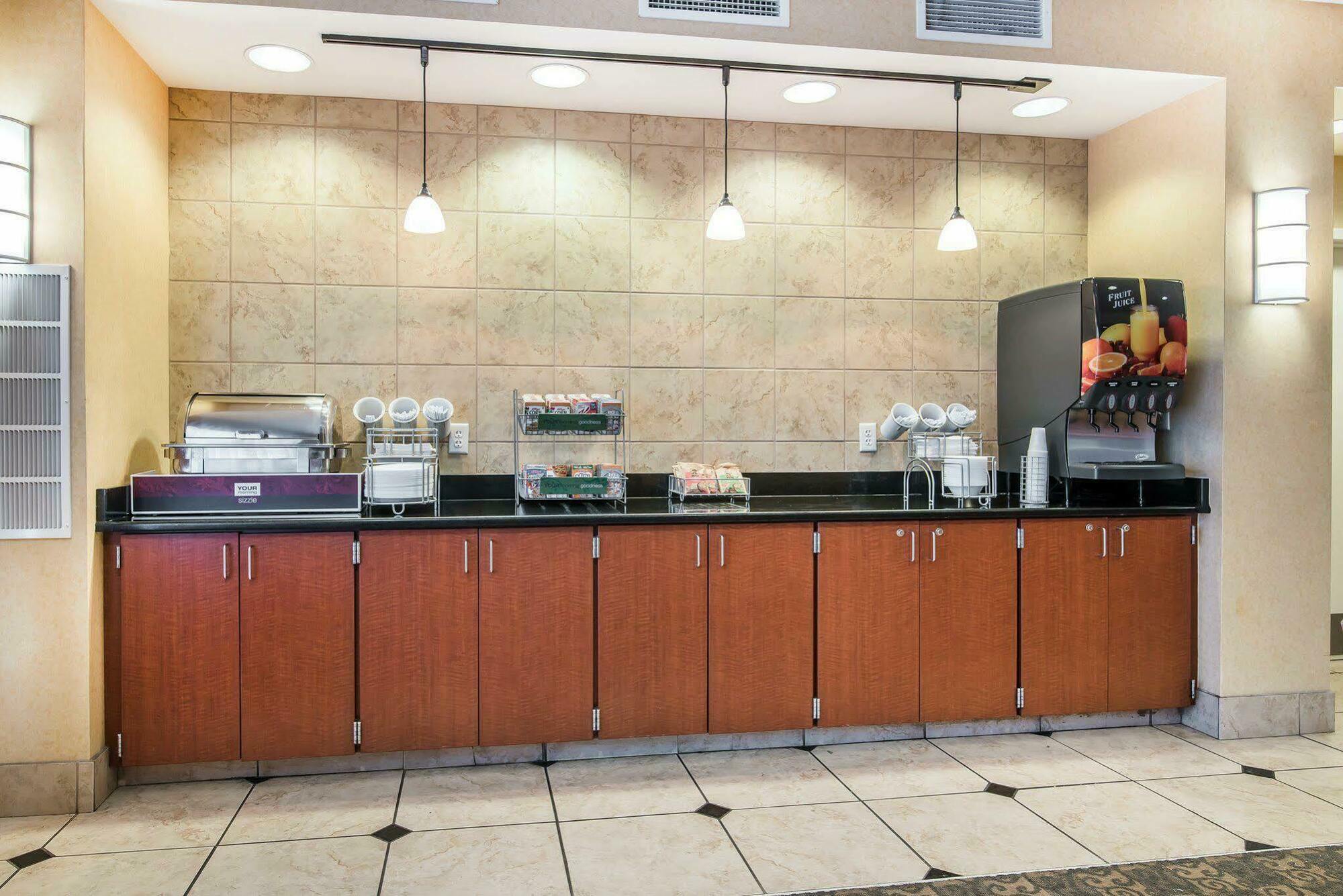 University Inn Vestal מראה חיצוני תמונה